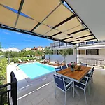 Luxury Aparthotel 4*