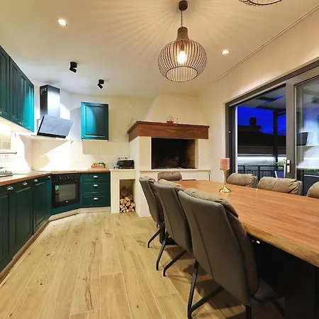 Апарт-отель Luxury 4*