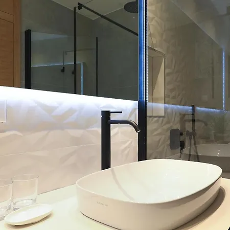 Ξενοδοχείο με διαμερίσματα Luxury 4*