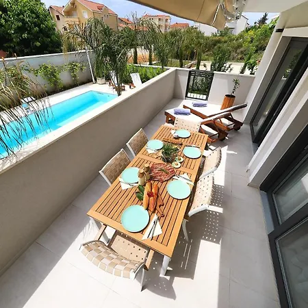 Hotel apartamentowy Luxury