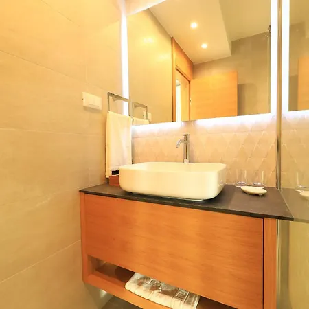 Manda Luxury