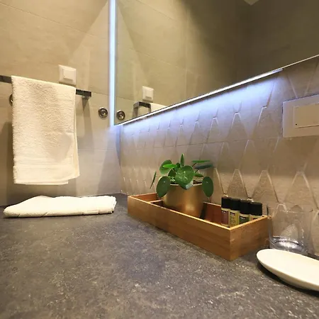 Manda Luxury