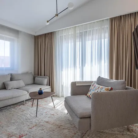 Ξενοδοχείο με διαμερίσματα Luxury Ζαντάρ